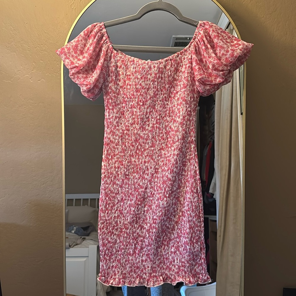 Petal and Pup Pink stretch dress with puff sleeves
